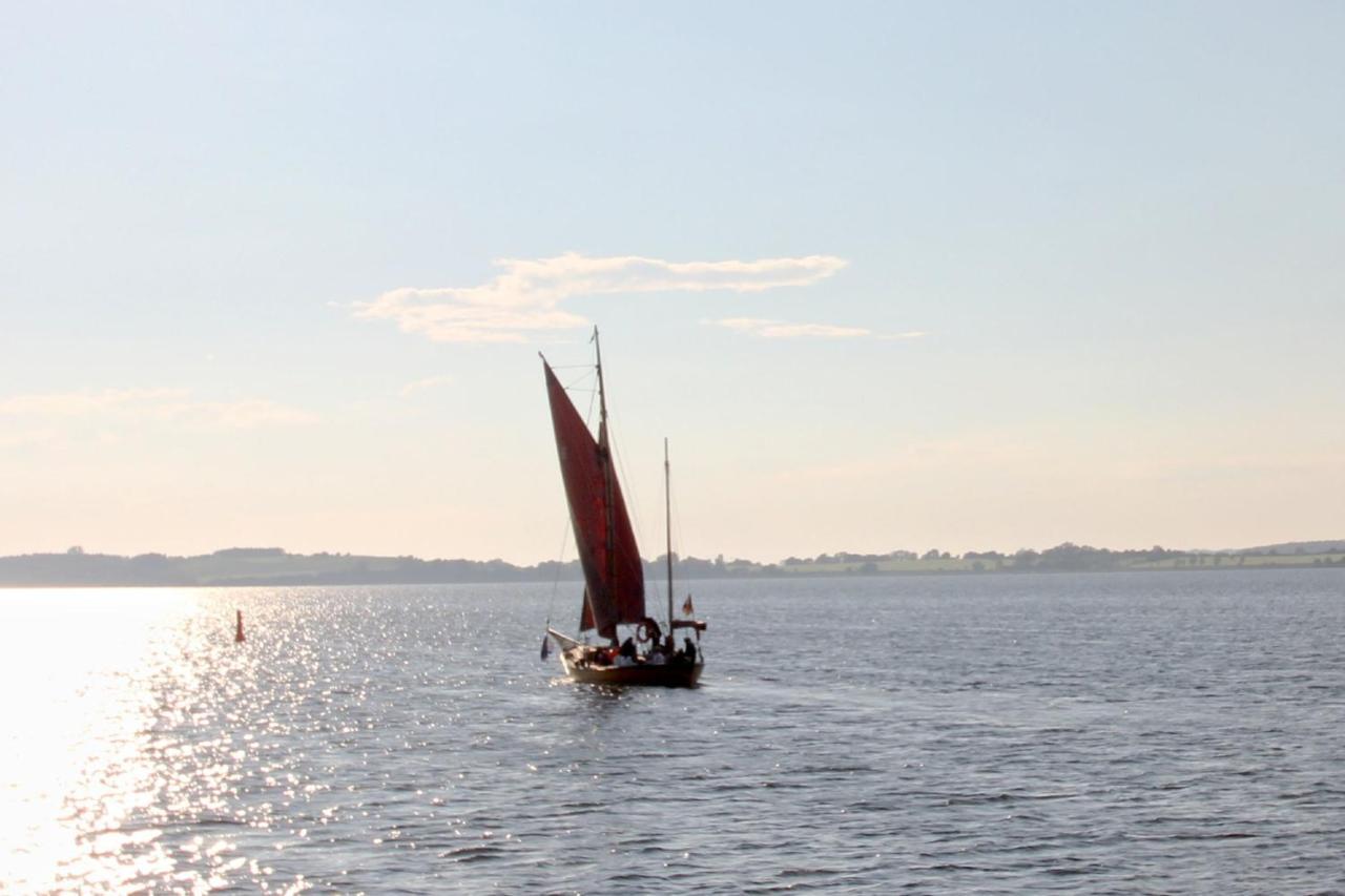 Strandnah Mit Balkon, Gratis Nutzung Vom Ahoi Erlebnisbad Und Sauna In Sellin - Strandhaus Moenchgut Fewo21 Lobbe Bagian luar foto